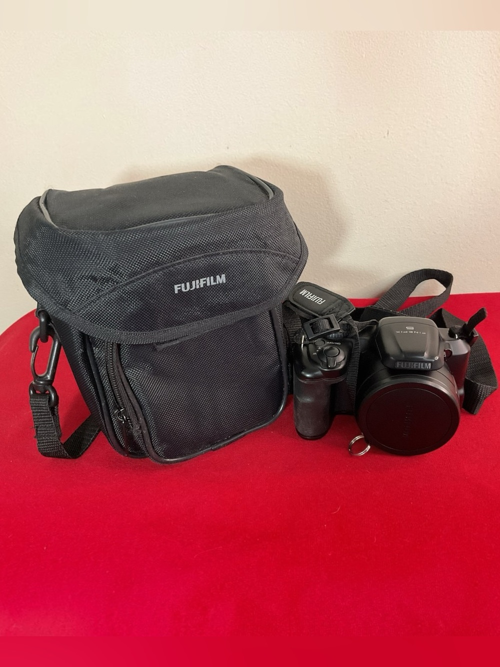 Fujifilm FinePix S8600 16MP Digital Camera 36x Optical Zoom 25-900mm Case Tested